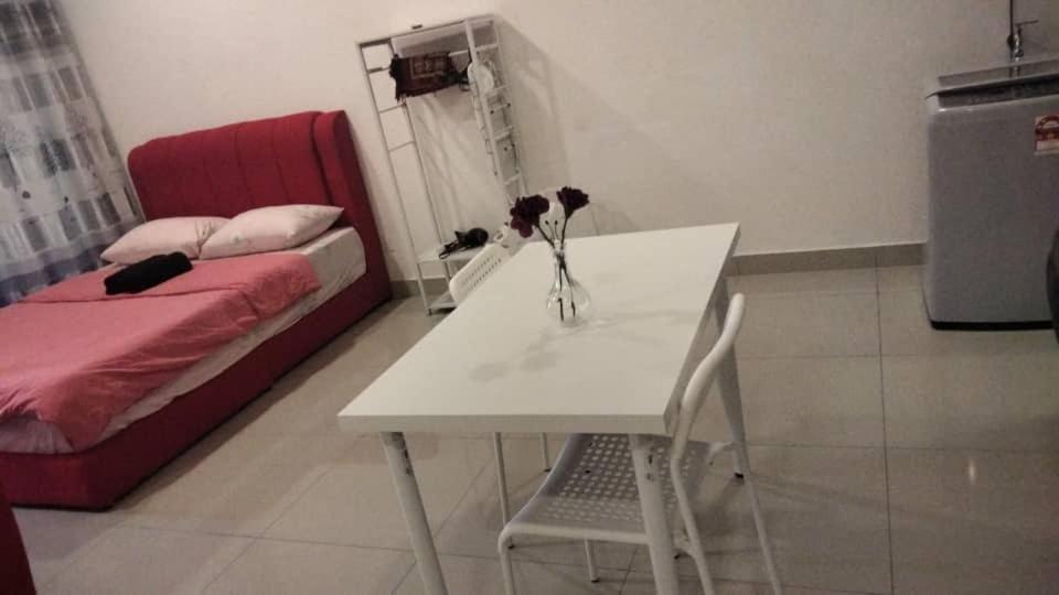 Cozy Studio Unit,Cyberjaya,Wifi, Netflix,Free Parking Extérieur photo